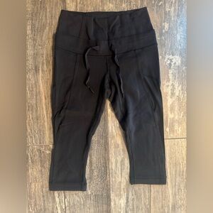 Lululemon Crop Leggingss - sz 6